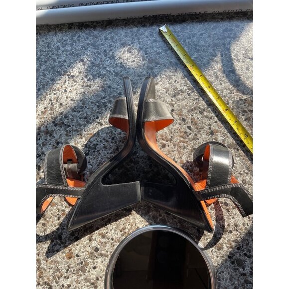 Via Spiga oversize buckel Leather Black Strappy Sandals 4.75” heels Women sz 8M - Picture 8 of 16